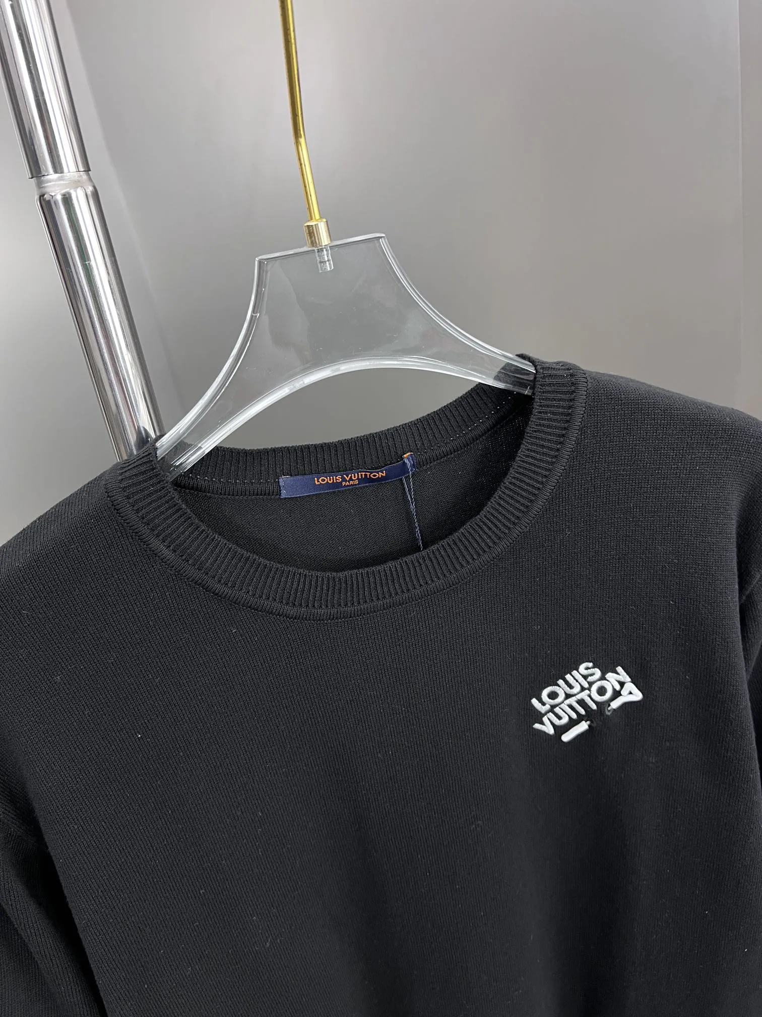🅿️200 High Quality Lv 2025 Spring and Summer Pin🧷Short Sleeve Knitted Same as Official Website Customized Sweater Neck➕Front Chest Pin🧷Design High Density Imported Embroidery Custom Dyed Wool Yarn S M L XL